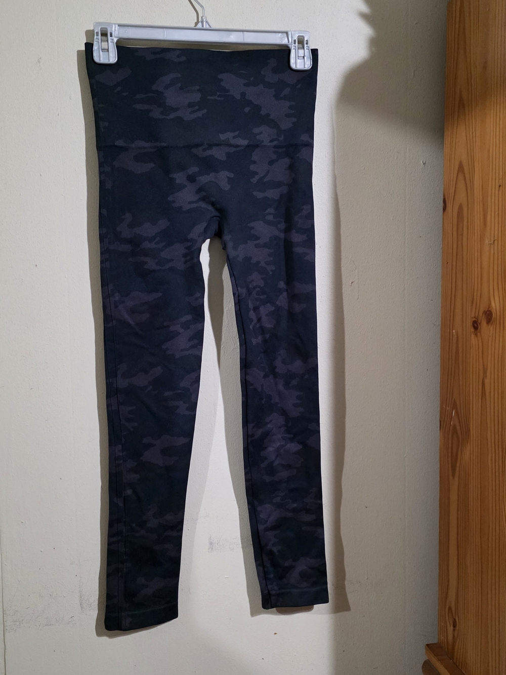 SPANX Women's Black Camo High-Waist Leggings Used Size M